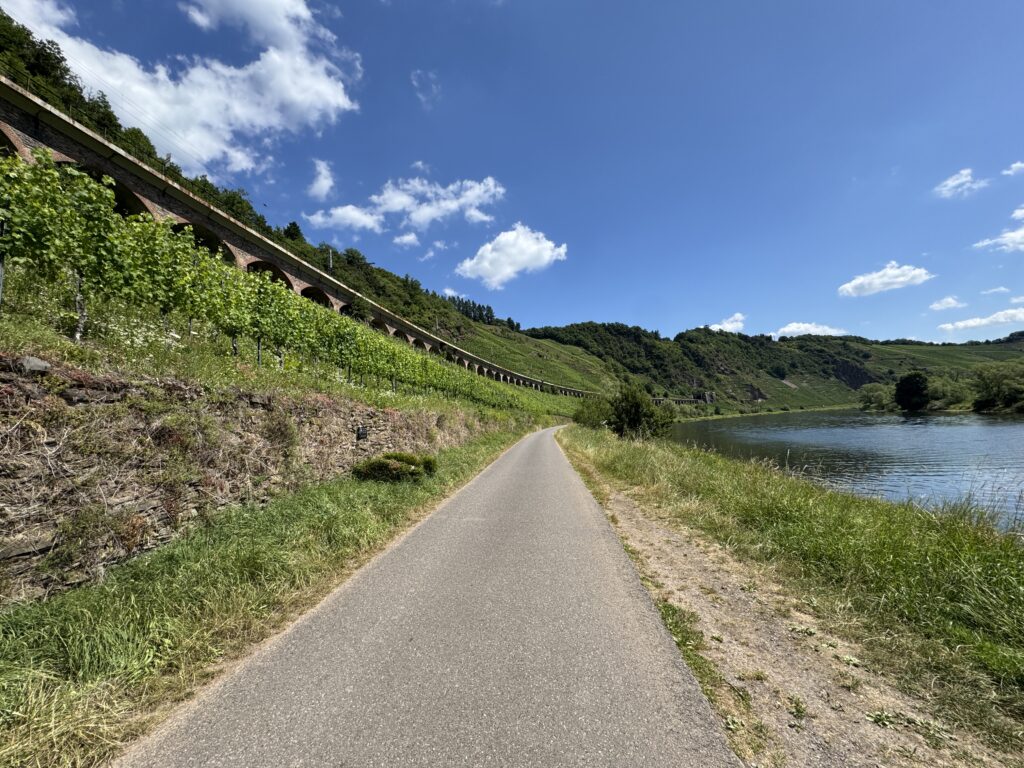 moselle river cycling path
