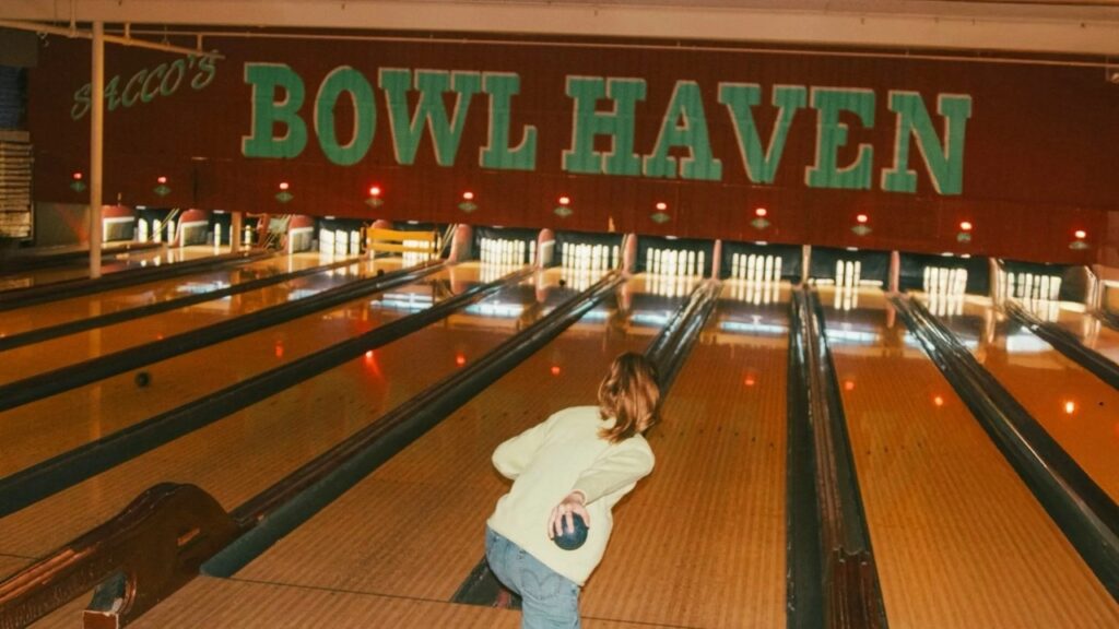 Saccos candlepin bowling