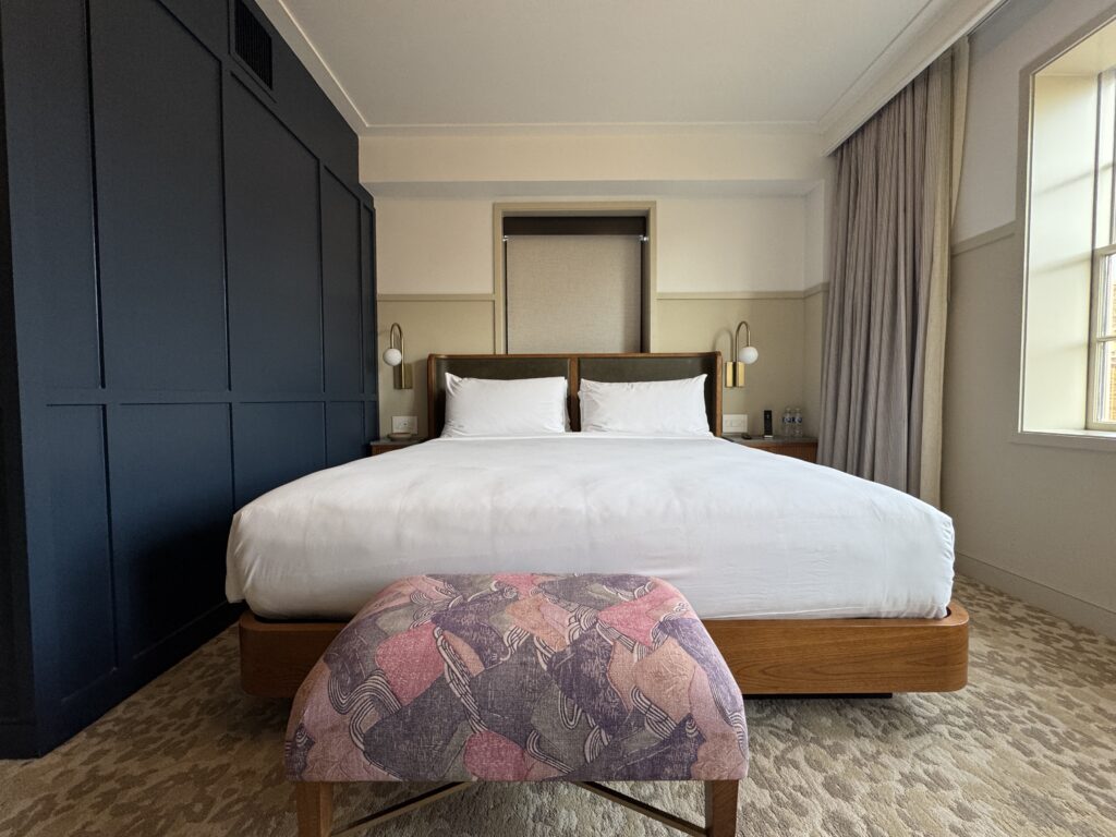 Hotel Heron room